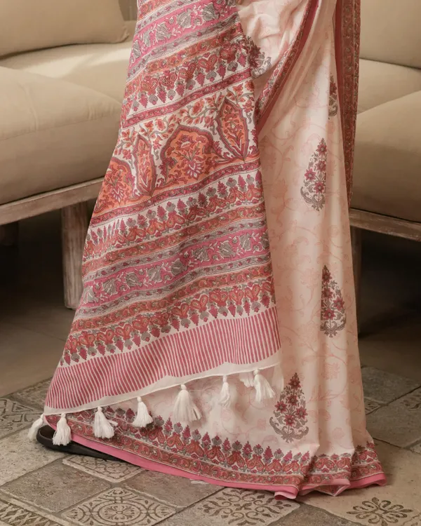 White_Peach_Cotton_Hblock_Print_Mul_Saree_With_Tassels_For_Women